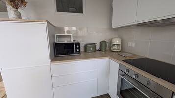 Micro-ondes, four, plaque de cuisson, lave-vaisselle