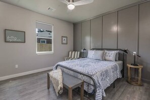 2 bedrooms, iron/ironing board, WiFi, bed sheets