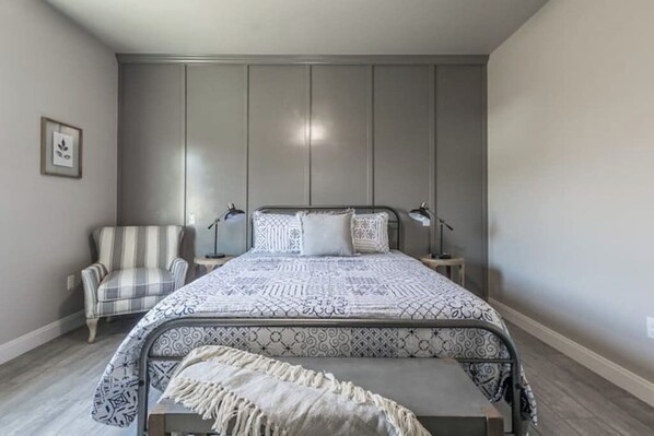 2 chambres, fer et planche à repasser, Wi-Fi, draps fournis