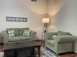 Fernseher, Kamin, Arbeitsbereiche