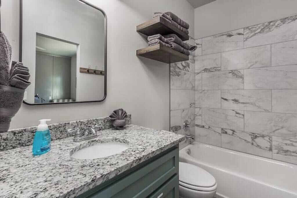 Dusche, Handtücher, Seife, Shampoo