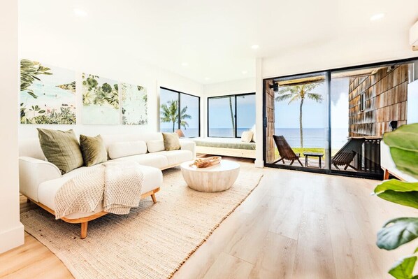 Smart TV, books, stereo