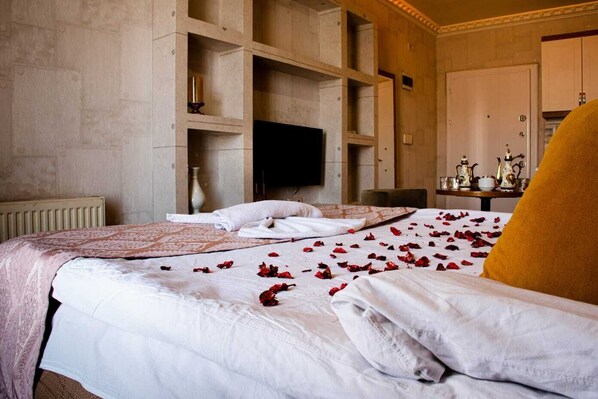 Comfort Suite, Balcony | Desk, iron/ironing board, free WiFi - Ipekyolu Otel (Van)