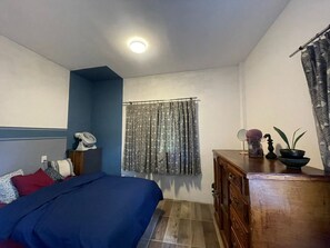 1 bedroom, bed sheets