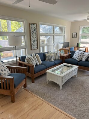 Smart-TV, bøker, PC-skjermer og printere