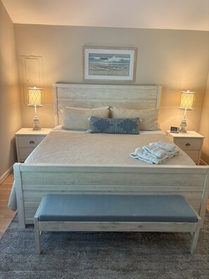 3 chambres, bureau, fer et planche à repasser, accès au Wi-Fi (inclus)