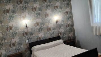 2 chambres, fer et planche Ă repasser, Wi-Fi gratuit, draps fournis