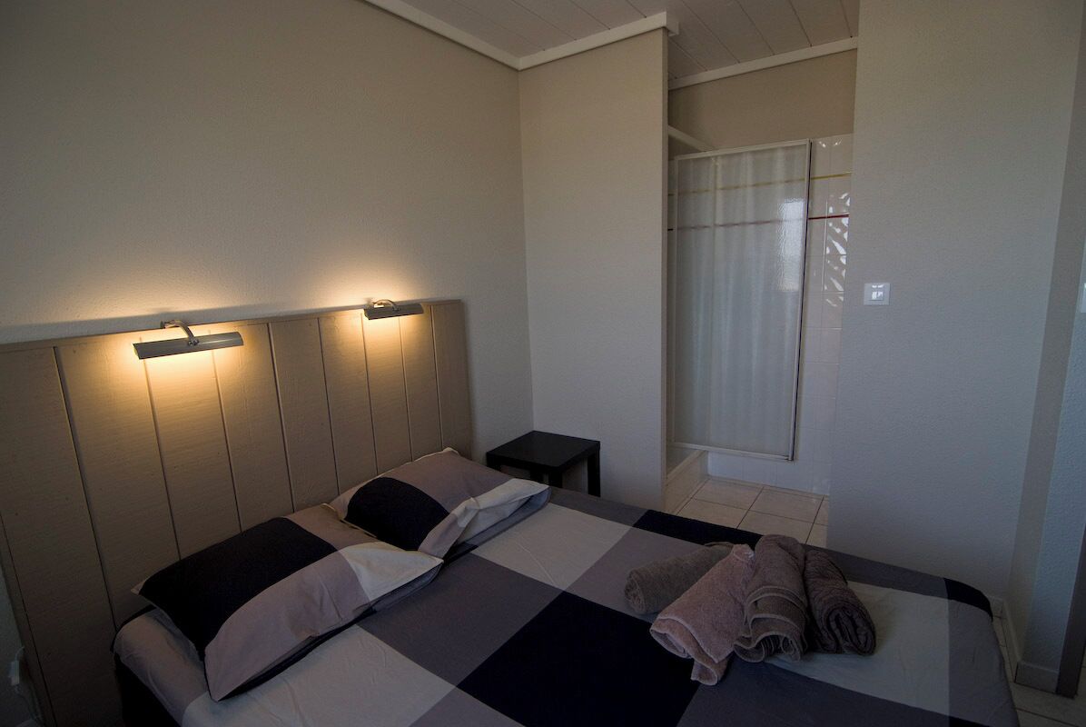 4 chambres, fer et planche à repasser, Wi-Fi, draps fournis