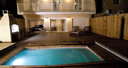 MAISON AVEC VUE MER 12 PERS + PISCINE CHAUFFEE