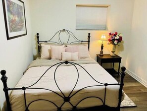 2 soverom, strykejern/-brett, wi-fi og sengetøy