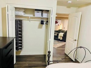 2 bedrooms, iron/ironing board, WiFi, bed sheets