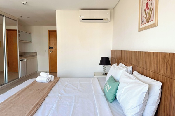 Executive Apartment | 1 bedroom, laptop workspace, blackout drapes, WiFi (free)