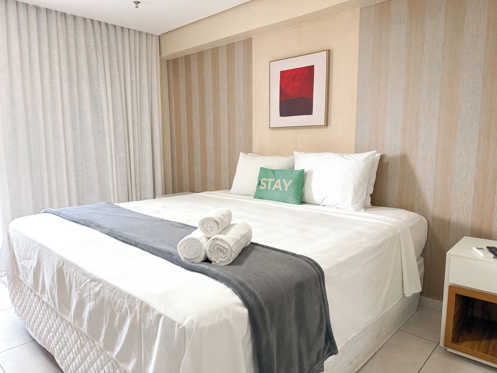 Deluxe Apartment, 1 Bedroom, Balcony, City View | 1 bedroom, in-room safe, individually decorated, individually furnished