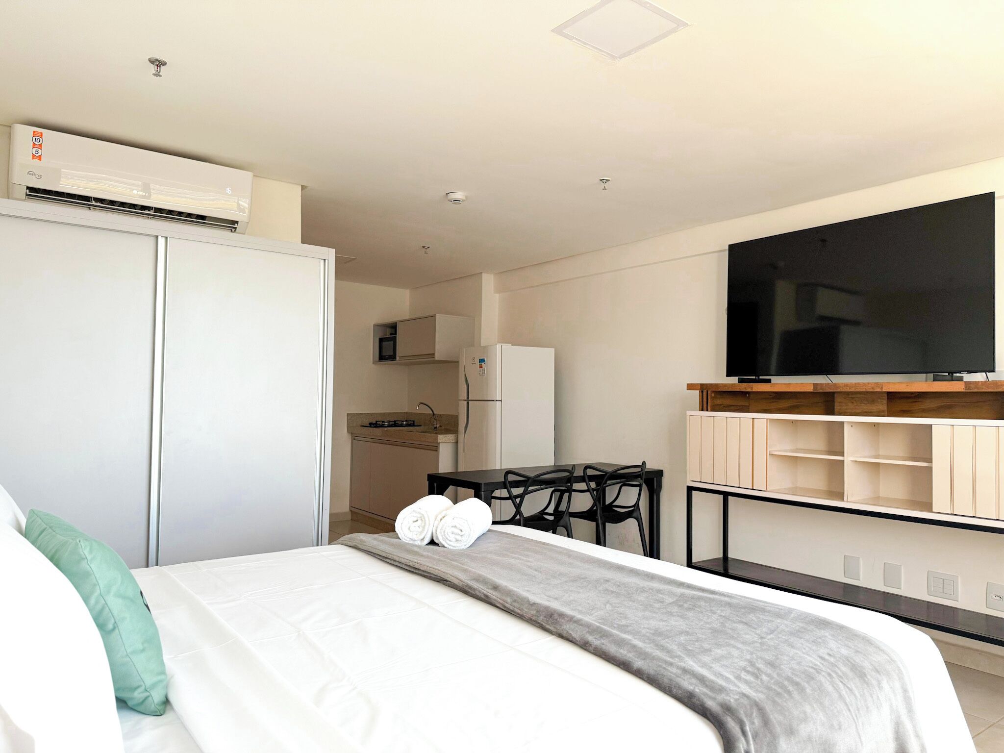 Executive Apartment | 1 bedroom, in-room safe, individually decorated, individually furnished