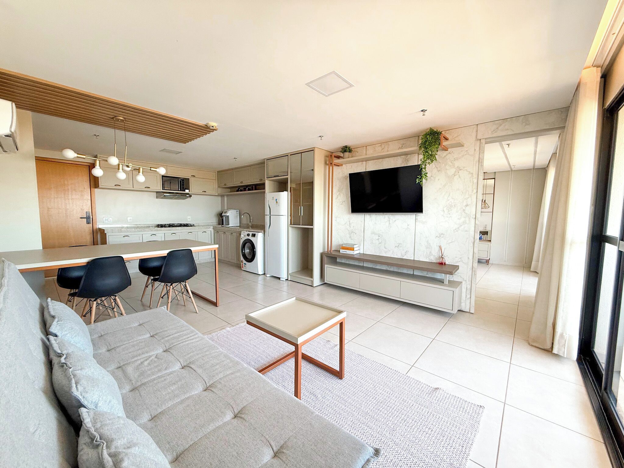 尊荣公寓 | 起居区 | 50-英寸智能电视（配备数码频道）