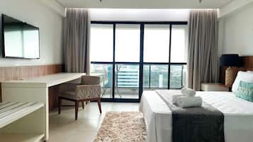 Executive Apartment, City View | 1 bedroom, laptop workspace, blackout drapes, WiFi (free)
