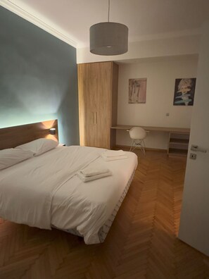 2 quartos, ferros/tábuas de passar roupa, Wi-Fi, roupa de cama