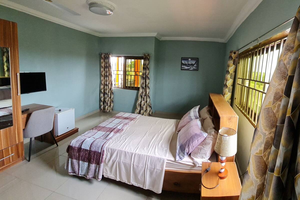 Deluxe Double Room, Garden View | Premium bedding, Select Comfort beds, minibar (free items), in-room safe