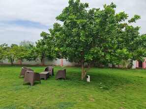 Children’s play area – outdoor - The Charways Lodge (Accra)