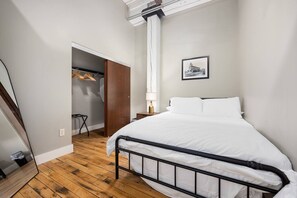 1 bedroom, desk, iron/ironing board, free WiFi