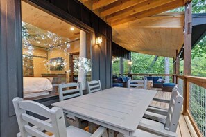 Outdoor dining - Indoor Pool | Huge Arcade Room | Gatlinburg (Gatlinburg)