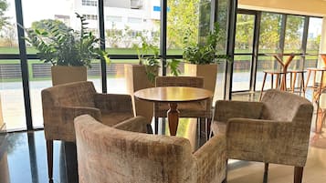 Quầy tiếp tân