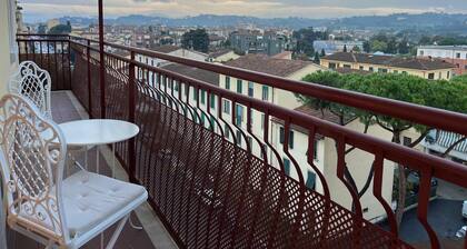 Apartment with two spacious rooms, a bathroom and a kitchen with a balcony.