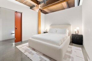 1 bedroom, desk, iron/ironing board, free WiFi - The Aurelia - Luxury Industrial Loft near NYC (Jersey City)