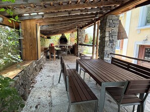 Outdoor dining - 3-Bedroom Apartment in a Villa, Erstfeld (Erstfeld)