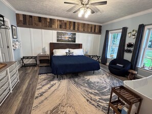 4 soverom, skrivebord, strykejern/-brett og wi-fi (inkludert)