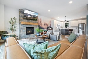 スマートテレビ、テレビゲーム、テーブルサッカー台