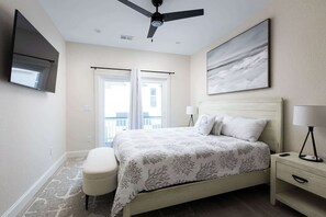 3 多间卧室、办公桌、WiFi、床单