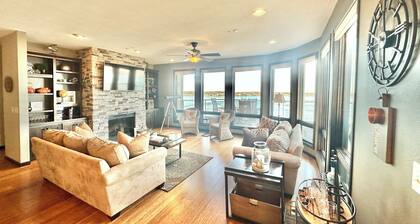 Bridges Bay Condo - Newport #404