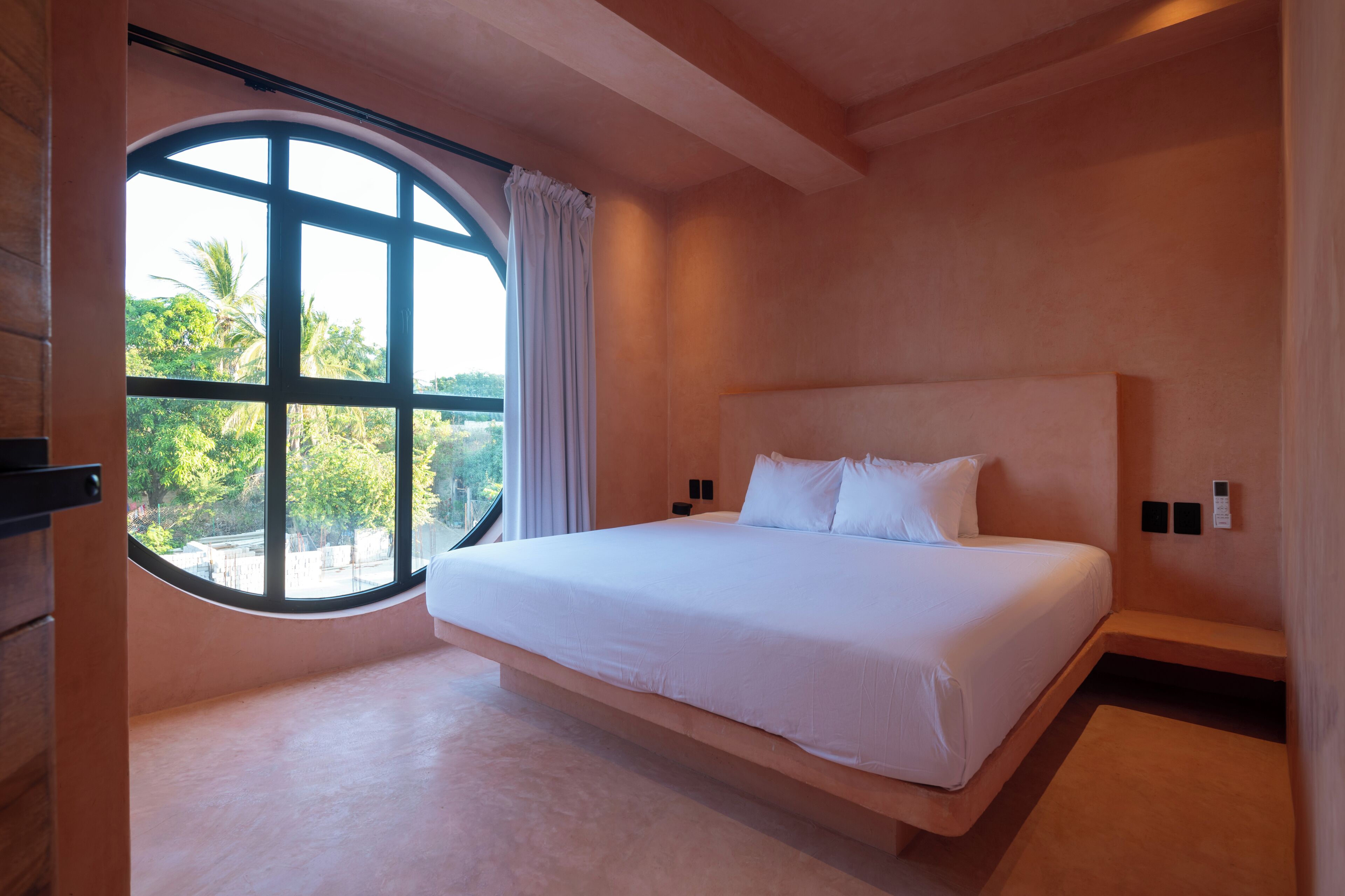 豪華公寓 | 高級寢具、特厚豪華床墊、遮光窗簾/窗簾、免費 Wi-Fi