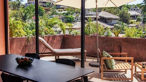 Appartement supérieur | Aire de séjour | Téléviseur connecté, table de ping-pong, livres