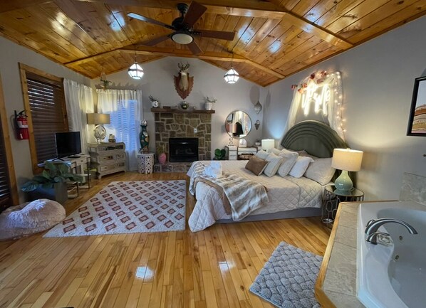 1 bedroom, desk, iron/ironing board, free WiFi