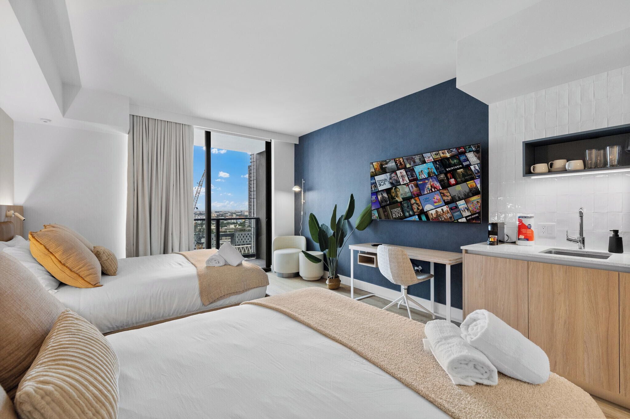 Suite Studio Luxe | Literie de qualité supérieure, rideaux occultants