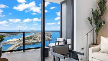 Luxury Apartment, 3 Bedrooms, Ocean View | Living area