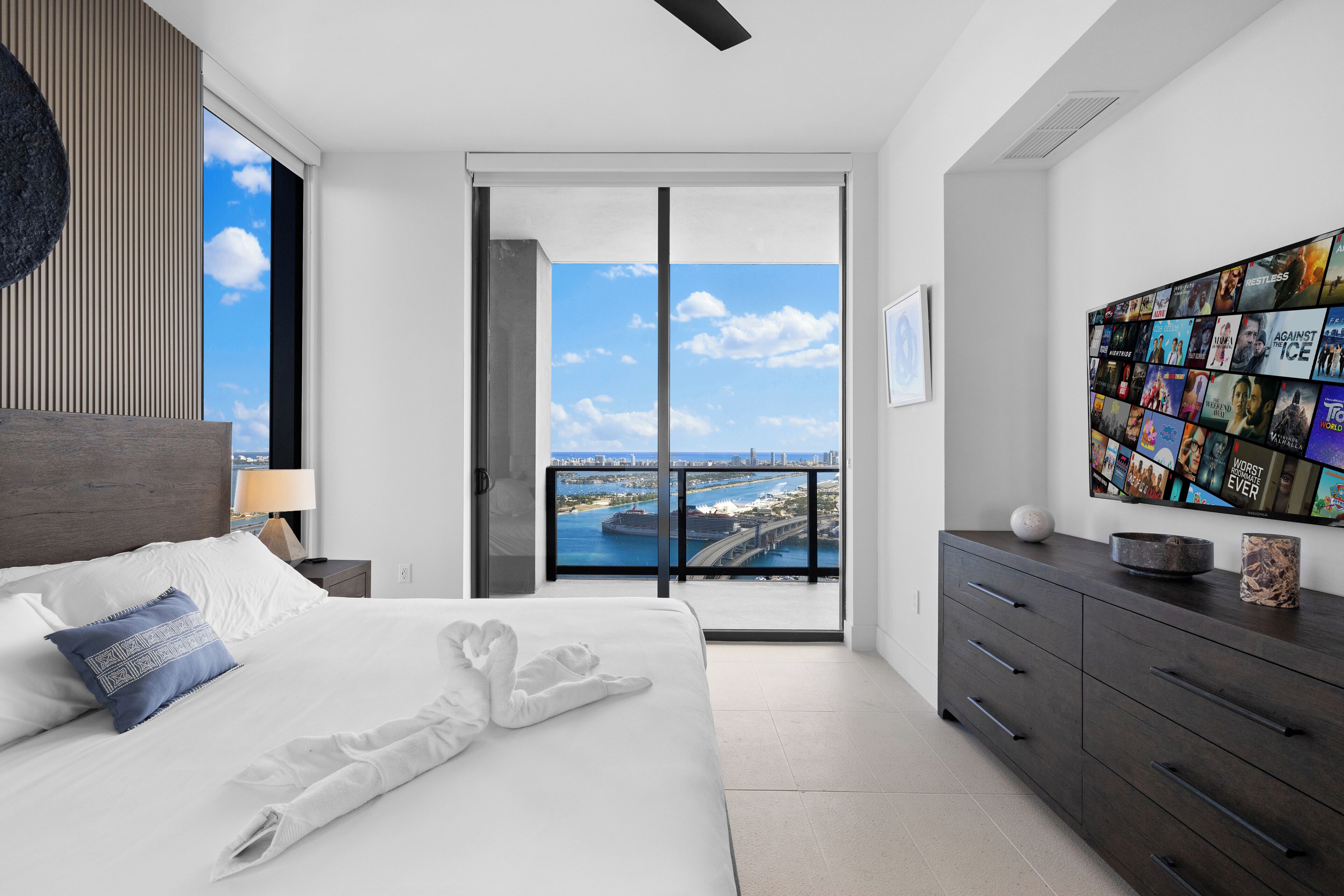 Luxury Apartment, 3 Bedrooms, Ocean View | Premium bedding, blackout drapes, iron/ironing board, free WiFi