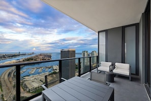 Luxury Apartment, 3 Bedrooms, Ocean View | Balcony - Lux Studio W City Views and Pool (Miami)