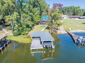 المنشأة من الخارج