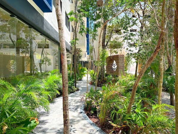 Property grounds - King Suite w/ Private Balcony, Gym + Rooftop Pool (Tulum)