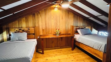 6 bedrooms, travel crib, WiFi, bed sheets