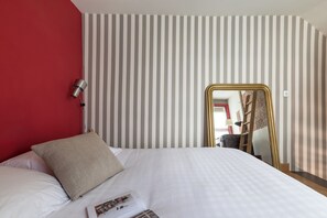 1 slaapkamer, een strijkplank/strijkijzer, wifi, beddengoed