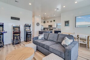 Smart TV, fireplace, video games