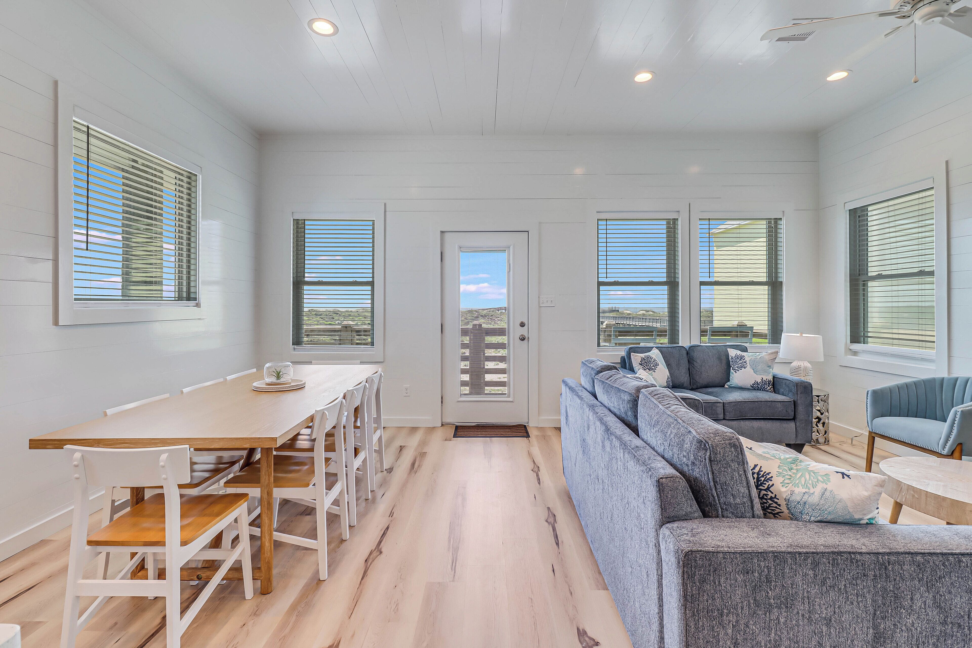 TV connectée, cheminée, jeux vidéo