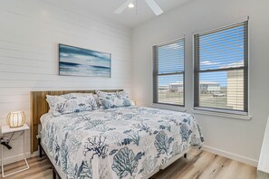 4 bedrooms, free WiFi, bed sheets