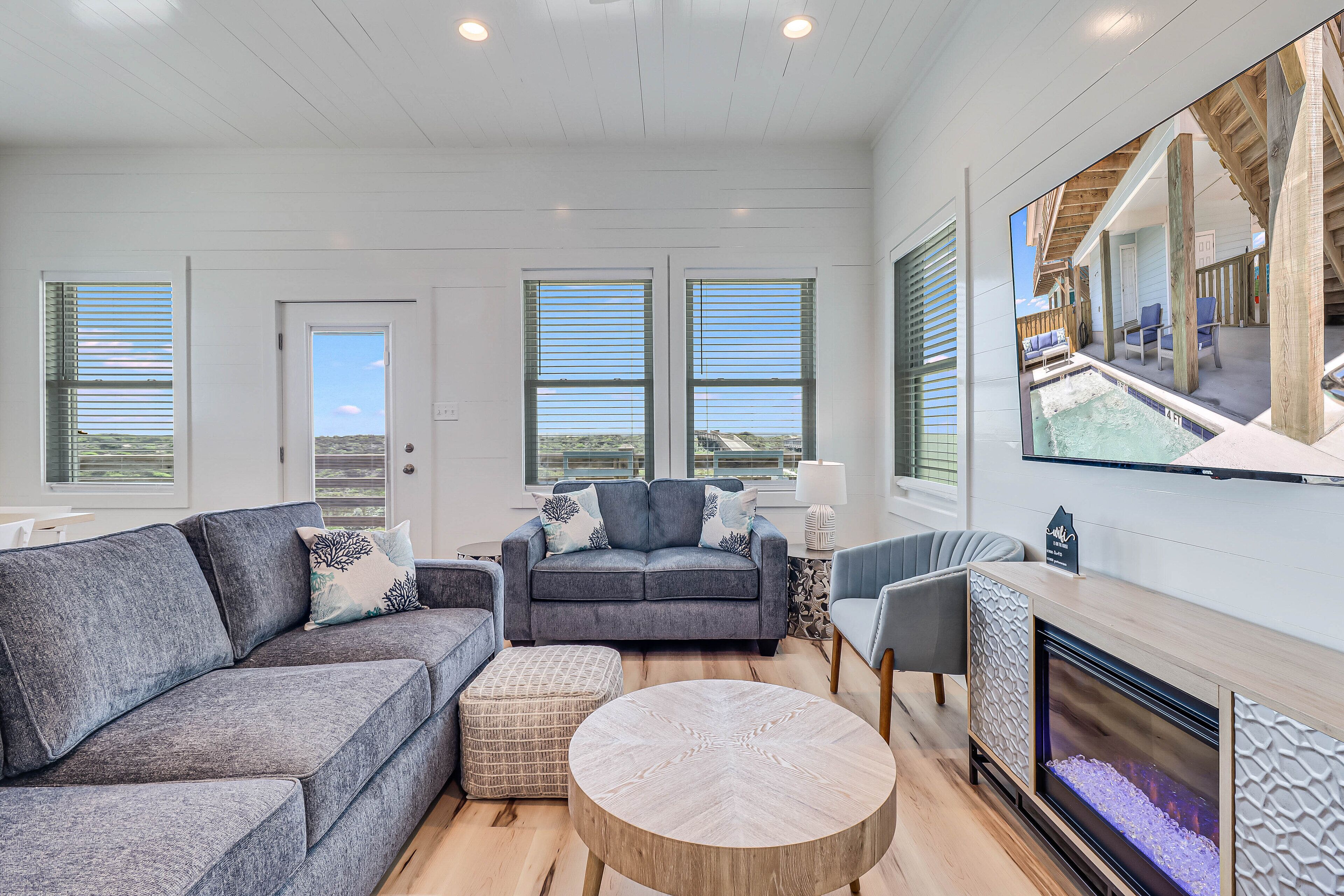 TV connectée, cheminée, jeux vidéo