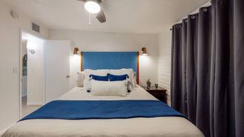 4 bedrooms, desk, iron/ironing board, travel crib