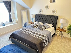 3 soverom, skrivebord, strykejern/-brett og wi-fi